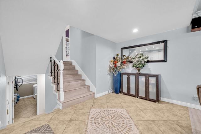 1521 Del Norte Dr, Corona CA: https://media.crmls.org/mediaz/e2ae967f-b98c-440e-80b1-e8a29e4632fa.jpg