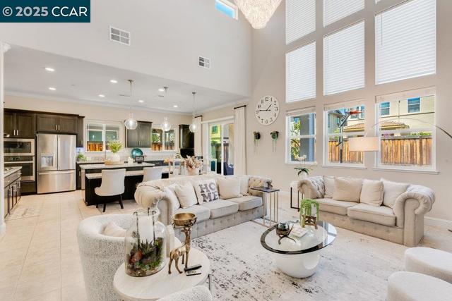 363 Fletcher Lane, Brentwood CA: https://media.crmls.org/mediaz/e2aec328-d05b-49da-80cd-e6b37e29b0b5.jpg