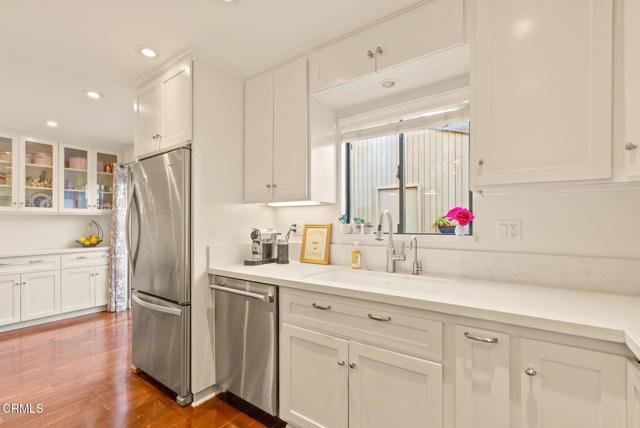 Detail Gallery Image 8 of 30 For 423 W Walnut St, Pasadena,  CA 91103 - 3 Beds | 2/1 Baths