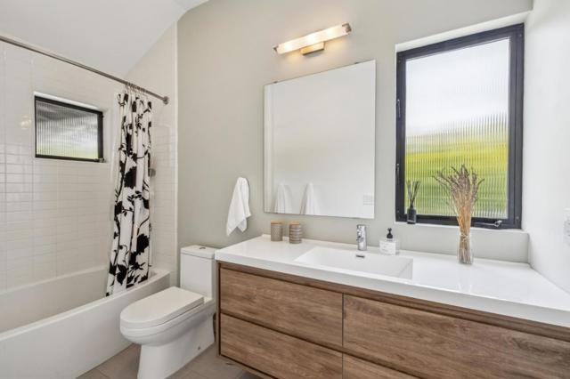 15548 Kavin Lane, Monte Sereno CA: https://media.crmls.org/mediaz/e2aefb3f-d750-4417-ac5c-4a3703a84e8e.jpg