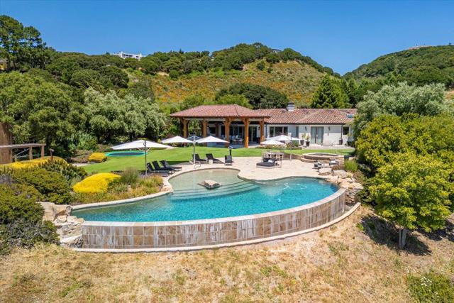 25926 Puerta Del Cajon, Monterey CA: https://media.crmls.org/mediaz/e2af057a-1147-409e-b59f-9d7d53c02de7.jpg