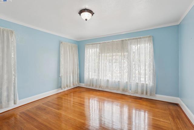11768 Main St, Sunol CA: https://media.crmls.org/mediaz/e2af4e2c-ad3a-4299-b0cd-06e3ce778df9.jpg