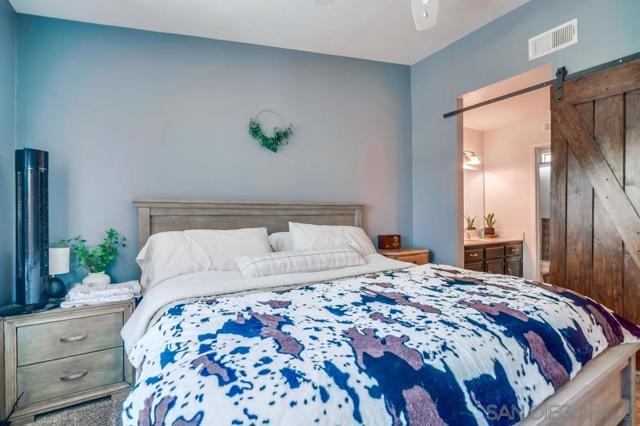 1721 Maxwell Ln, Corona CA: https://media.crmls.org/mediaz/e2af9b7b-42ba-42a5-9ef1-f2a61f48615e.jpg