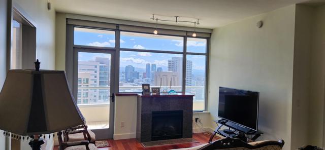 Detail Gallery Image 7 of 17 For 700 W E St #2805,  San Diego,  CA 92101 - 2 Beds | 2 Baths