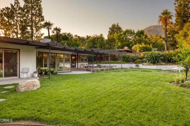 1570 Old House Road, Pasadena CA: https://media.crmls.org/mediaz/e2b01bf2-3f7e-4e74-aad6-71b87c68bc78.jpg