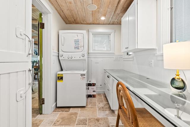 Detail Gallery Image 9 of 60 For 1615 Ocean Front St, San Diego,  CA 92107 - 2 Beds | 2 Baths