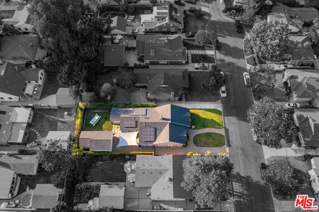 5711 Colbath Avenue, Valley Glen CA: https://media.crmls.org/mediaz/e2b05123-7e6d-46c1-b281-2ce0b795bd37.jpg