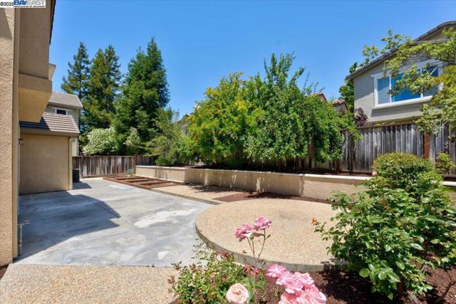 5615 Applegate Way, Dublin CA: https://media.crmls.org/mediaz/e2b0ad6e-db88-49fc-98cb-7aa0913377b9.jpg