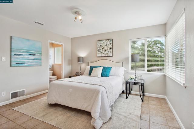 1810 Meadow Lane, Walnut Creek CA: https://media.crmls.org/mediaz/e2b0ca2e-129a-4833-9ce4-13ee2c6d9513.jpg