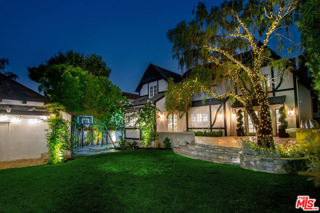 908 Malcolm Avenue, Los Angeles CA: https://media.crmls.org/mediaz/e2b10bdb-ec85-4f6f-8810-68eb7f205dc0.jpg