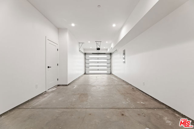 5118 Laurel Canyon Boulevard, Valley Village CA: https://media.crmls.org/mediaz/e2b1caf8-a49d-4490-9c59-9a747362206e.jpg