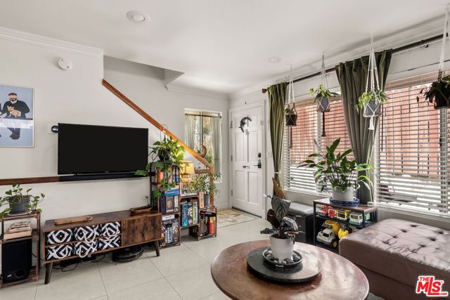 10249 Tujunga Canyon Boulevard, Tujunga CA: https://media.crmls.org/mediaz/e2b1ceb0-51c9-445d-8afc-6d325550f171.jpg