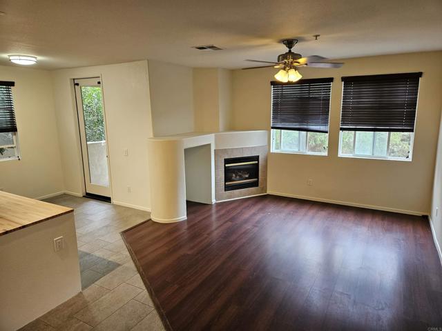4558 Northern Moon Way, San Diego CA: https://media.crmls.org/mediaz/e2b2b903-c23f-44fe-b250-7737c3023044.jpg
