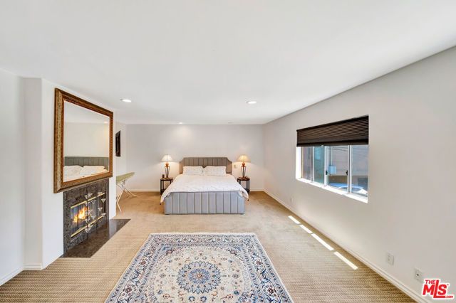 14916 Hesby Street, Sherman Oaks CA: https://media.crmls.org/mediaz/e2b2ce96-cfe9-4522-8775-0be3e2cad50d.jpg
