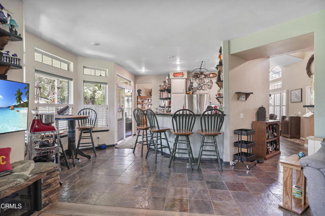 Detail Gallery Image 9 of 38 For 1028 Meadowlark Dr, Fillmore,  CA 93015 - 3 Beds | 2/1 Baths