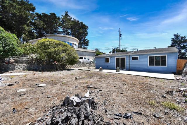 331 Manor Drive, Pacifica CA: https://media.crmls.org/mediaz/e2b42977-8563-4d40-bb67-032f4d8f3a64.jpg