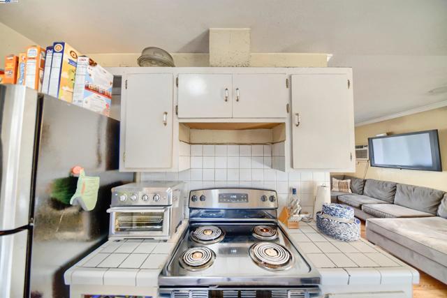 3382 Mount Wilson Dr, San Jose CA: https://media.crmls.org/mediaz/e2b573df-f50d-4a63-85a2-407ec0f2252b.jpg