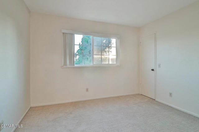 3487 E Barca Street, Camarillo CA: https://media.crmls.org/mediaz/e2b58405-7ba8-49f4-a860-f7d42af2e517.jpg