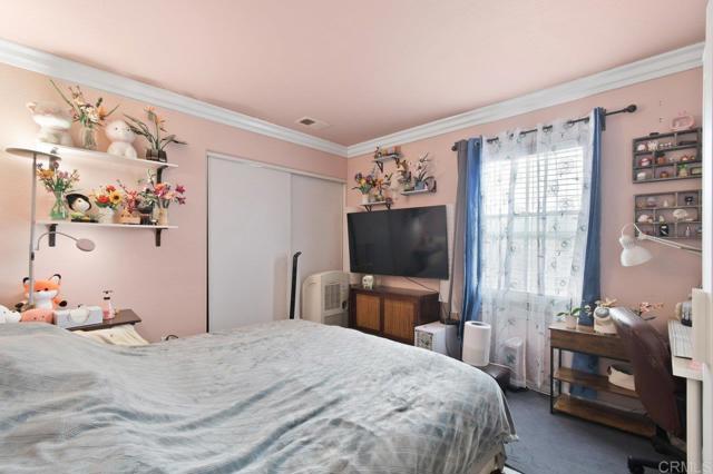 1420 Venters Dr, Chula Vista CA: https://media.crmls.org/mediaz/e2b5de3f-9a48-487b-a78b-e5d6e59a8789.jpg