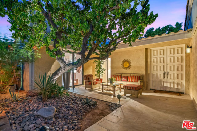 72305 Rodeo Way, Rancho Mirage CA: https://media.crmls.org/mediaz/e2b724fe-fa10-409b-af14-ddfc4fceb1de.jpg