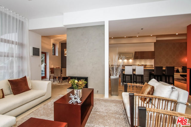 1929 N CURSON Place, Los Angeles CA: https://media.crmls.org/mediaz/e2b79507-cfaf-4f67-a0e8-eca7c237896c.jpg