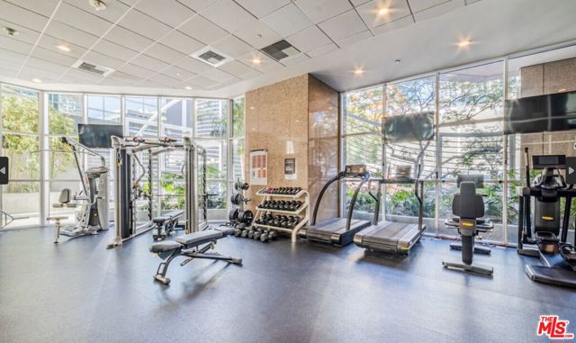 801 S Grand Avenue, Los Angeles CA: https://media.crmls.org/mediaz/e2b80262-462f-4fda-80c0-0b63d6b10bb2.jpg