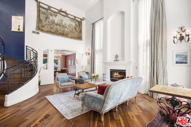 4544 Tobias Avenue, Sherman Oaks CA: https://media.crmls.org/mediaz/e2b84e24-d9c7-412e-b75e-fe496a2970fb.jpg
