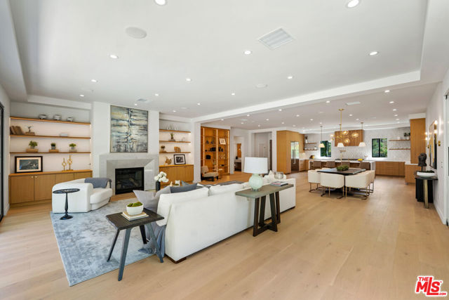 20215 Lorenzana Drive, Woodland Hills CA: https://media.crmls.org/mediaz/e2b8c4f0-efde-4265-b422-a101a35263c4.jpg