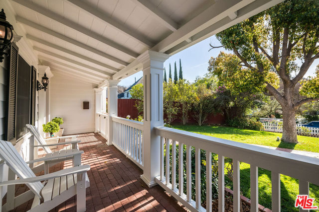 4118 Davana Road, Sherman Oaks CA: https://media.crmls.org/mediaz/e2b8cbe7-9597-4efa-bfc6-d17d8c4d7f2f.jpg