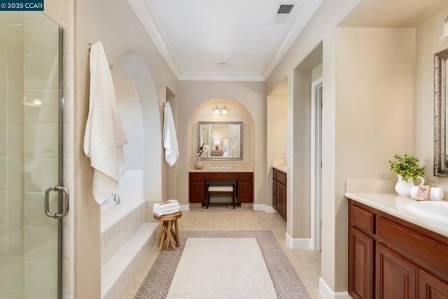 206 Glory Lily Ct, San Ramon CA: https://media.crmls.org/mediaz/e2b8e1a4-5f7d-4837-a708-ee6fcbfc6cca.jpg