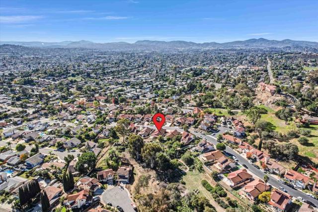 1412 Timber Gln, Escondido CA: https://media.crmls.org/mediaz/e2b93ff2-7af3-4a03-a577-434ae1970546.jpg