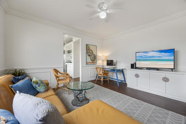 380 S Orange Grove Boulevard, Pasadena CA: https://media.crmls.org/mediaz/e2b9fd19-fa82-4714-a257-03357e3b2e42.jpg