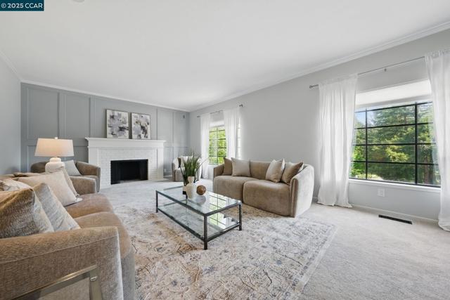 3938 Los Arabis Dr, Lafayette CA: https://media.crmls.org/mediaz/e2ba146b-78b0-4e54-8cfd-50c540800c25.jpg