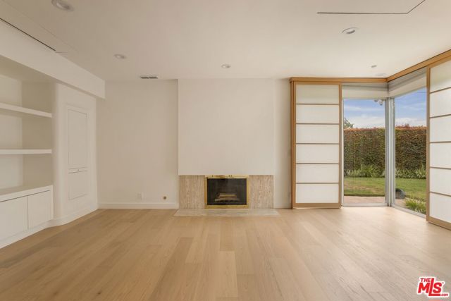 650 N Tigertail Road, Los Angeles CA: https://media.crmls.org/mediaz/e2ba3929-5a4d-40a2-8f26-14cf37c3eeae.jpg