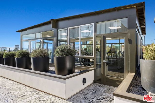 1539 Purdue, Los Angeles CA: https://media.crmls.org/mediaz/e2ba4b81-1f17-4e7f-a27d-a25f1bf5b280.jpg