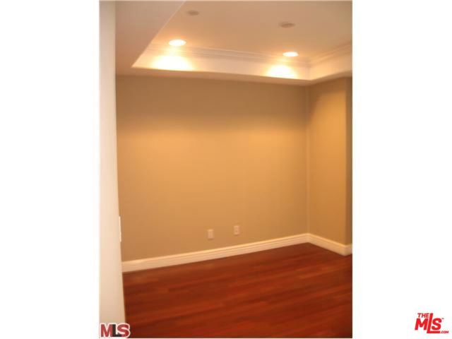 1135 S Rexford Drive, Los Angeles CA: https://media.crmls.org/mediaz/e2bb2028-963b-4402-9862-ba2557ab730d.jpg