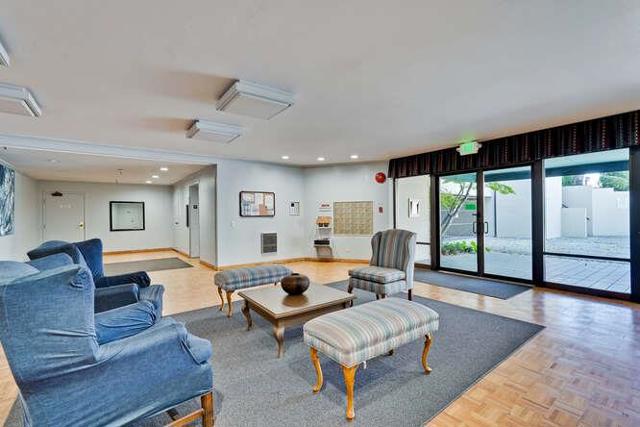 425 N El Camino Real, San Mateo CA: https://media.crmls.org/mediaz/e2bb5972-3e96-47fb-ab78-081a34cc77ef.jpg