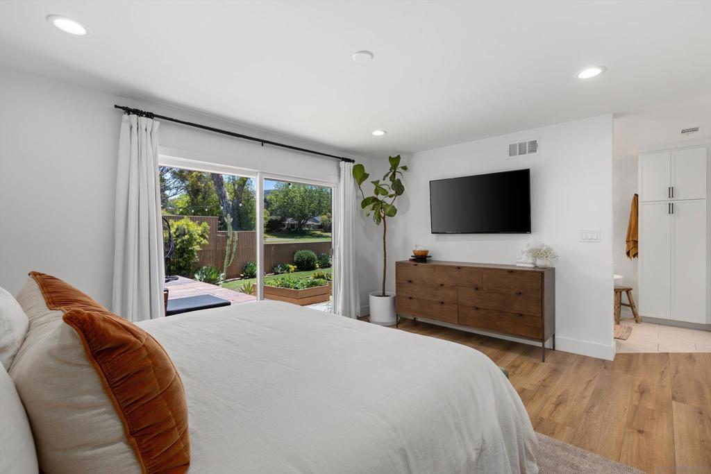 1063 San Julian - photo 14
