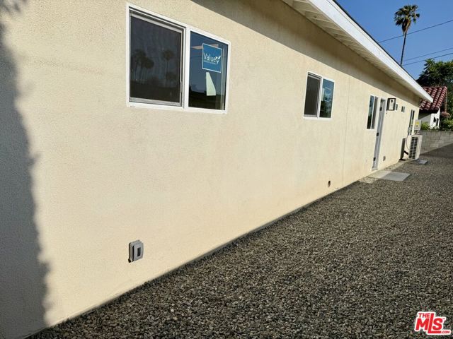 1221 N Azusa Avenue, Azusa CA: https://media.crmls.org/mediaz/e2bbe28f-49f9-4635-9112-9dd098752e9d.jpg