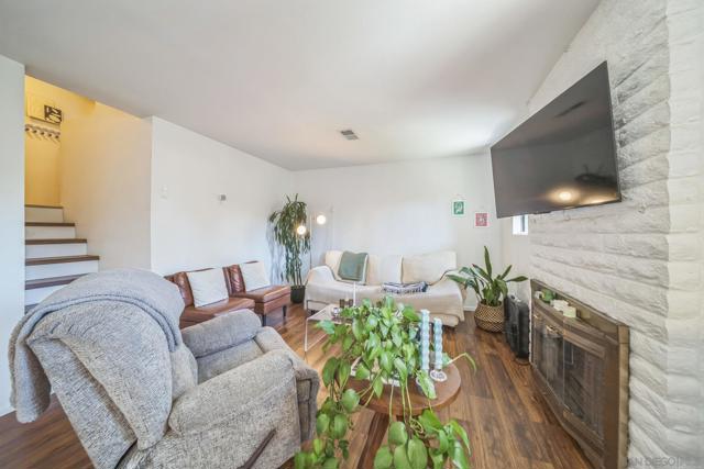 970 Marlin Dr, Vista CA: https://media.crmls.org/mediaz/e2bc1e4b-d744-4567-a202-2c03965b8895.jpg