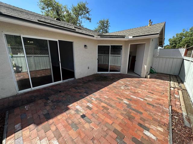 2860 Nantucket Lane, Carlsbad CA: https://media.crmls.org/mediaz/e2bc4ef7-2597-4051-9cfe-ca718de3295b.jpg