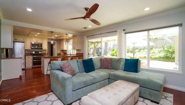 Detail Gallery Image 14 of 36 For 718 Pamela Wood St, Thousand Oaks,  CA 91320 - 5 Beds | 2/1 Baths