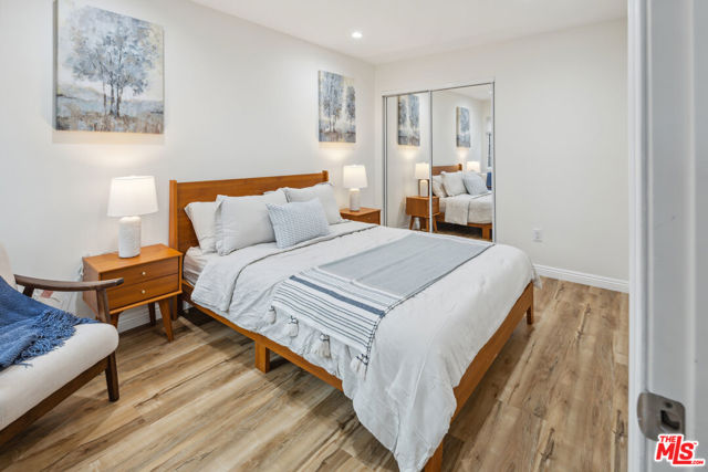 3976 Mclaughlin Avenue, Los Angeles CA: https://media.crmls.org/mediaz/e2bc964a-1c2b-478b-a53a-ca6ededddbfa.jpg