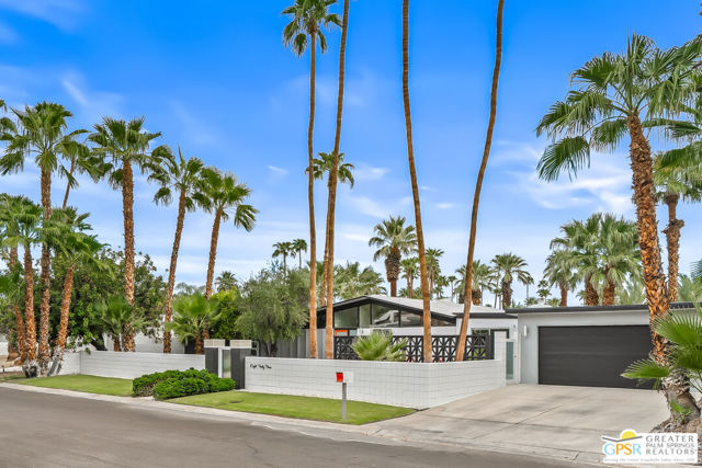 844 N Topaz Circle, Palm Springs, CA 92262