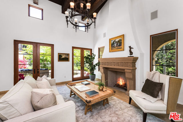 5850 Lapworth Drive, Agoura Hills CA: https://media.crmls.org/mediaz/e2bd8c03-e9a0-4879-bda3-ff6515bc71ac.jpg