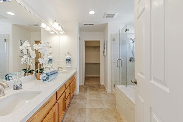 1657 Via Cortina, San Jose CA: https://media.crmls.org/mediaz/e2be4e37-14af-489f-916f-ef0698420d1a.jpg