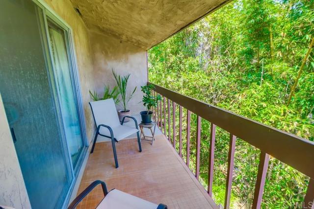 Detail Gallery Image 31 of 37 For 1762 Locust St #4,  San Diego,  CA 92106 - 2 Beds | 2/1 Baths