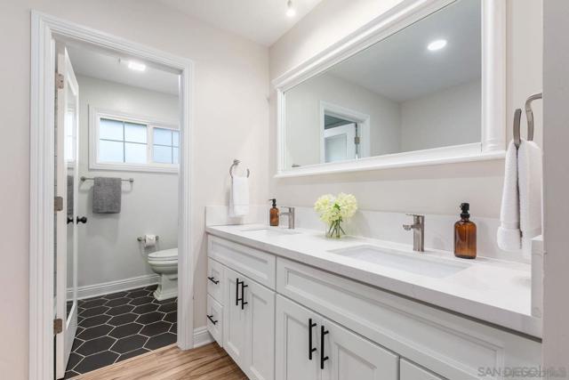 9431 W Lilac Rd, Escondido CA: https://media.crmls.org/mediaz/e2bf5133-7881-41f6-b0c3-6116e2c6dd83.jpg