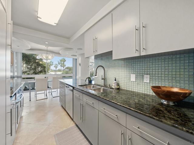 Image 29 of 69 For 1760 Avenida Del Mundo  #101 & #11