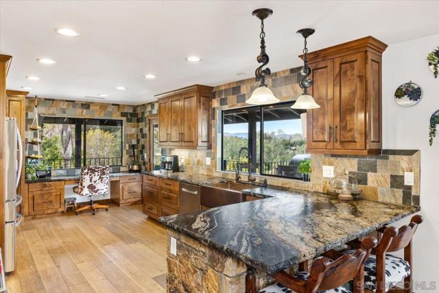 1379 Sunny Heights Road, Fallbrook CA: https://media.crmls.org/mediaz/e2c084c8-8ac8-4129-8bb8-f0cdbef4d17e.jpg